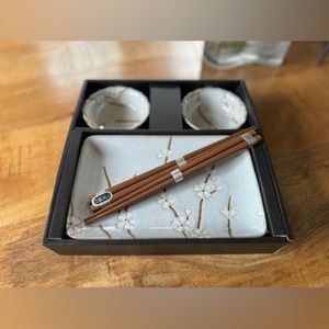 Sushi set (brand new, boxed)